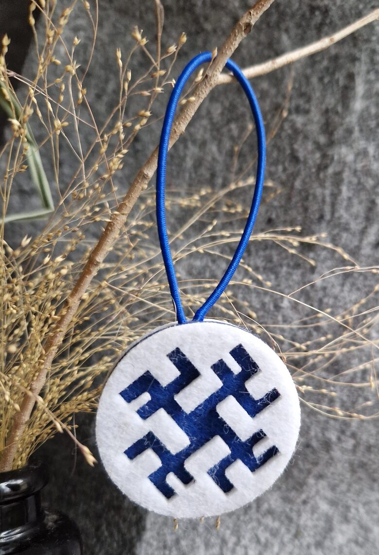 Ugunskrusts - Saule balts piekariņš