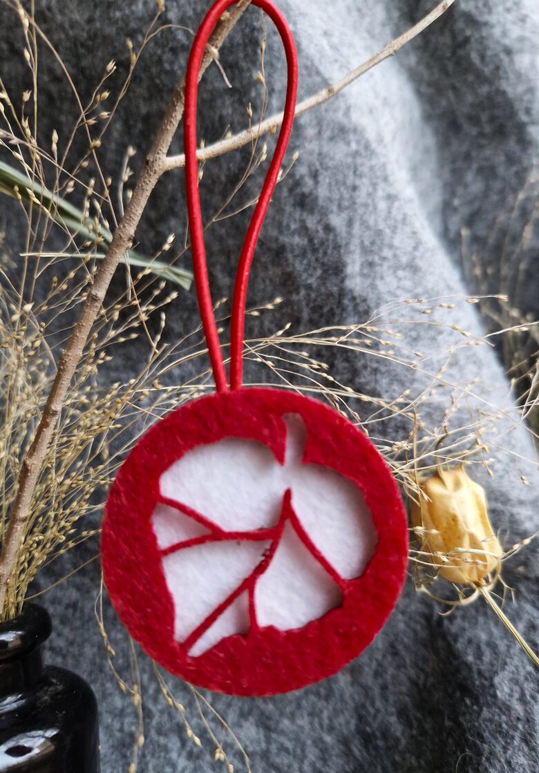 Liepas - ozola lapa t.sark. piekariņš