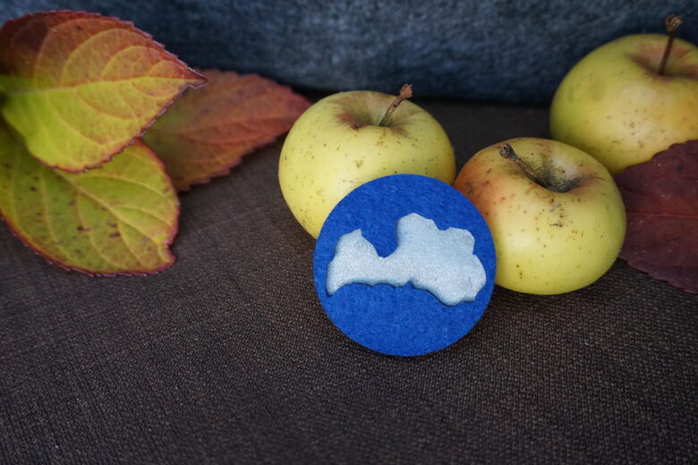 Latvija - zila piespraude