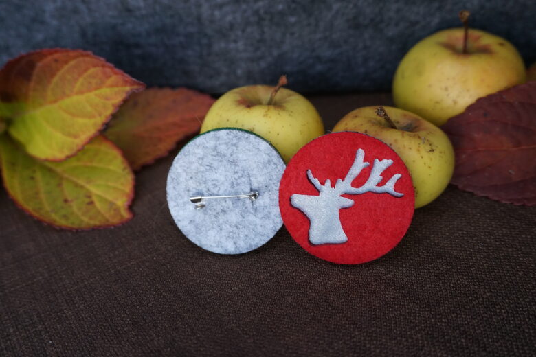 Briedis - sarkana piespraude 