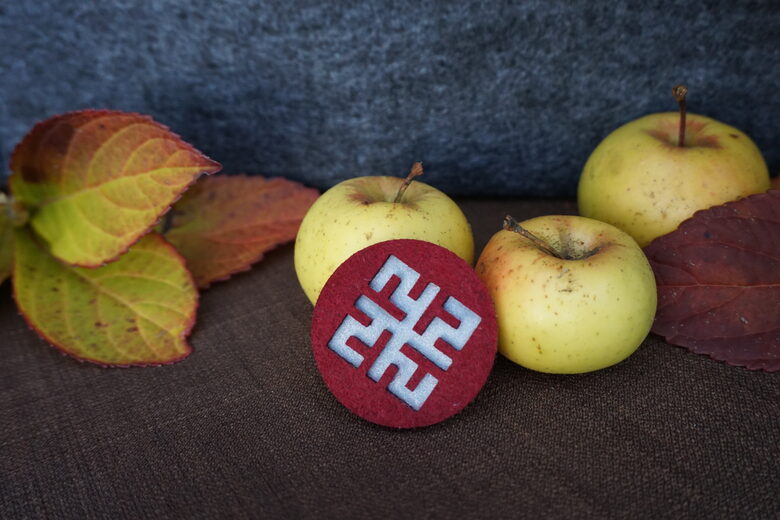 Ugunskrusts - karogsarkana piespraude