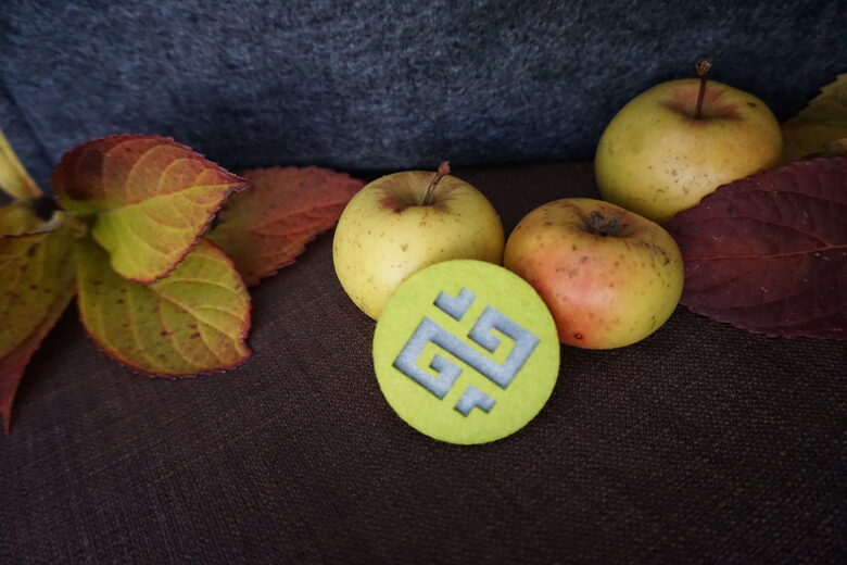 Zalktis - salātzaļa piespraude