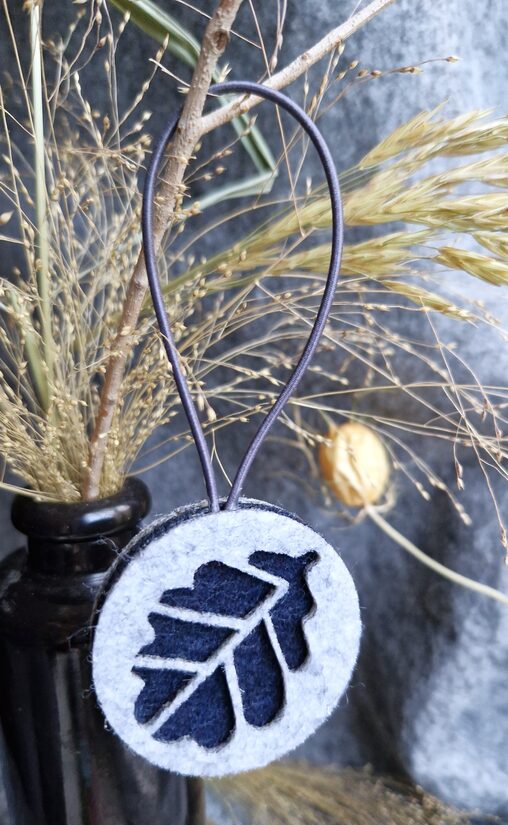 Ozola - liepas lapa pelēka zilimelna