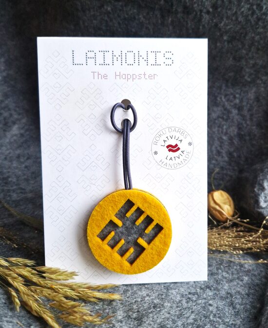 Ūsiņš - Saule dzeltens piekariņš